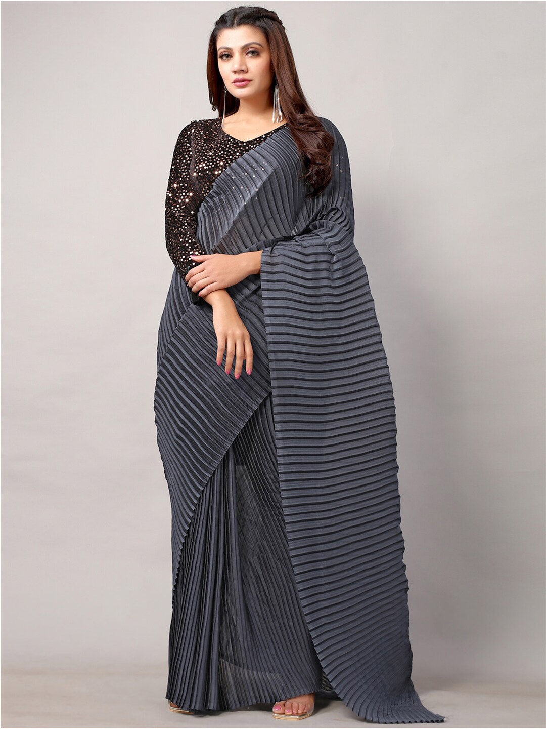 

Shaily Sequinned Striped Woven Design Saree, Grey