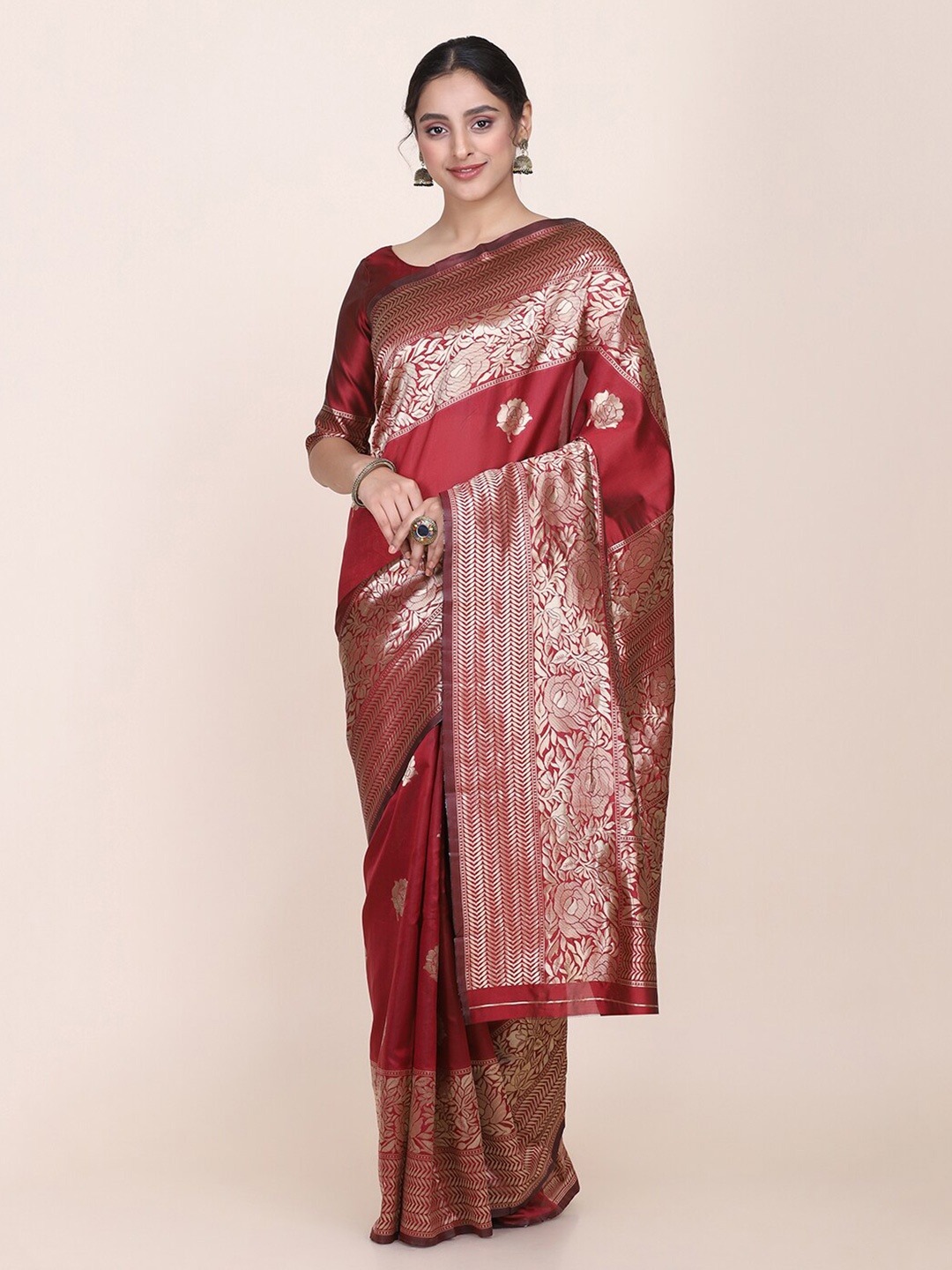 

Shaily Ethnic Motifs Woven Design Zari Saree, Magenta