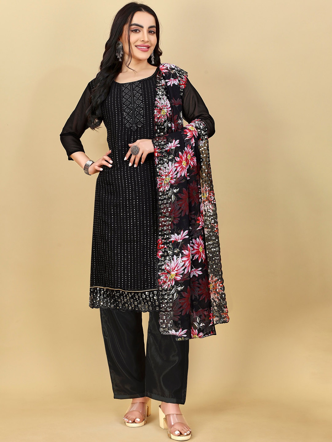 

Hinaya Floral Embroidered Regular Sequinned Kurta with Trousers & Dupatta, Black