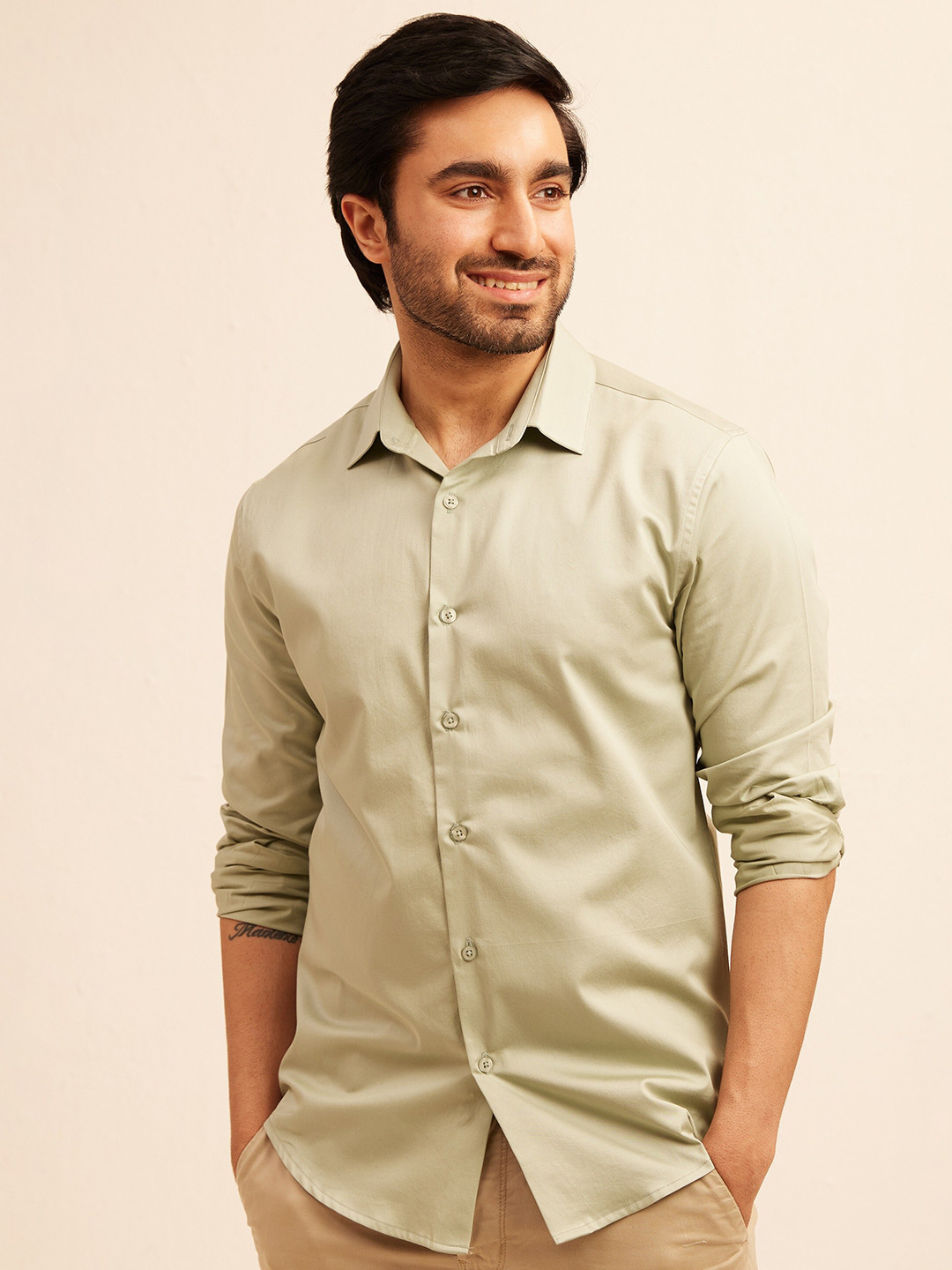 

The Bleu Label Classic Slim Fit Spread Collar Long Sleeves Cotton Casual Shirt, Green