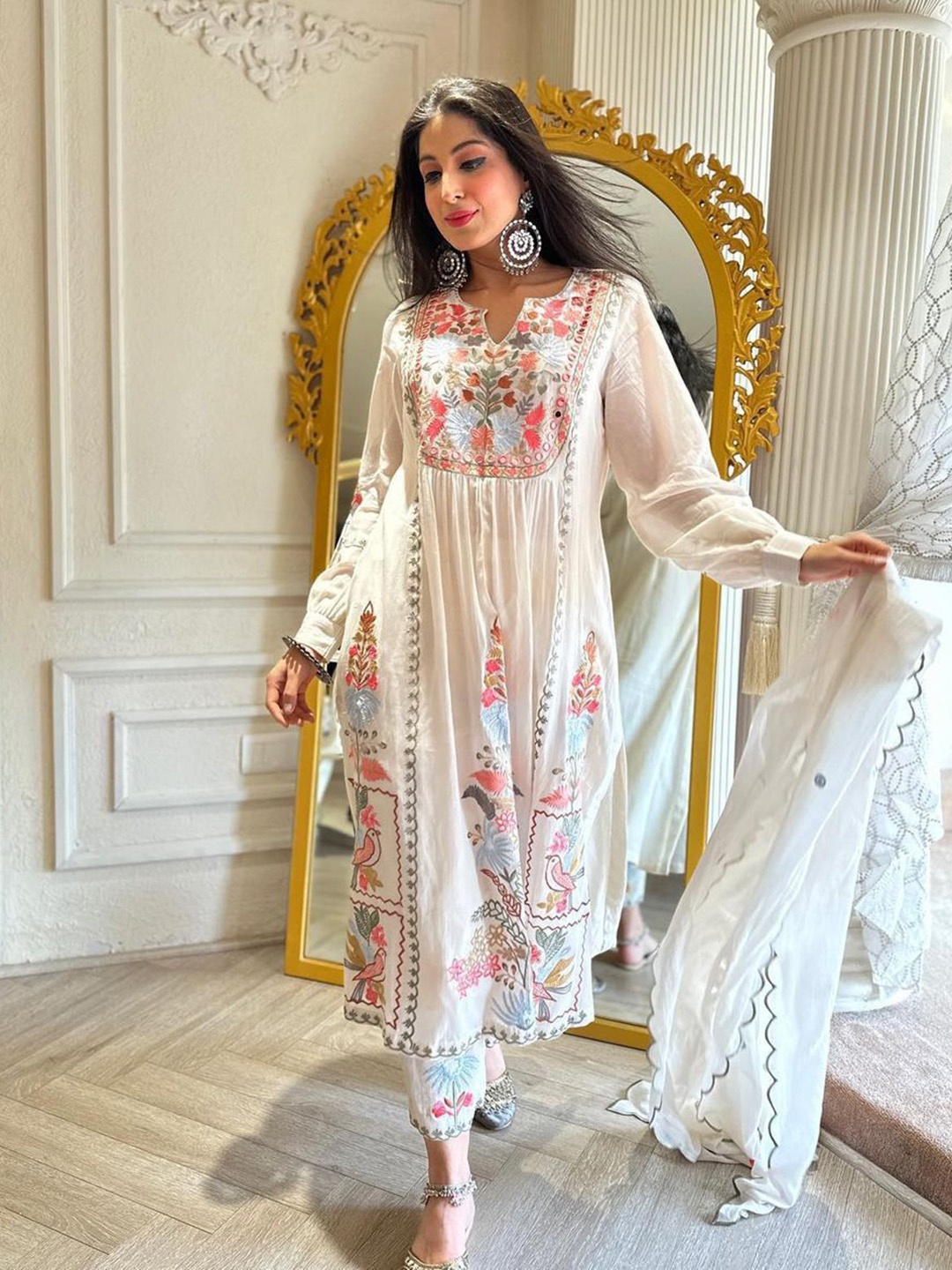 

Mitera Women Floral Embroidered Regular Thread Work Kurta with Palazzos & With Dupatta, White