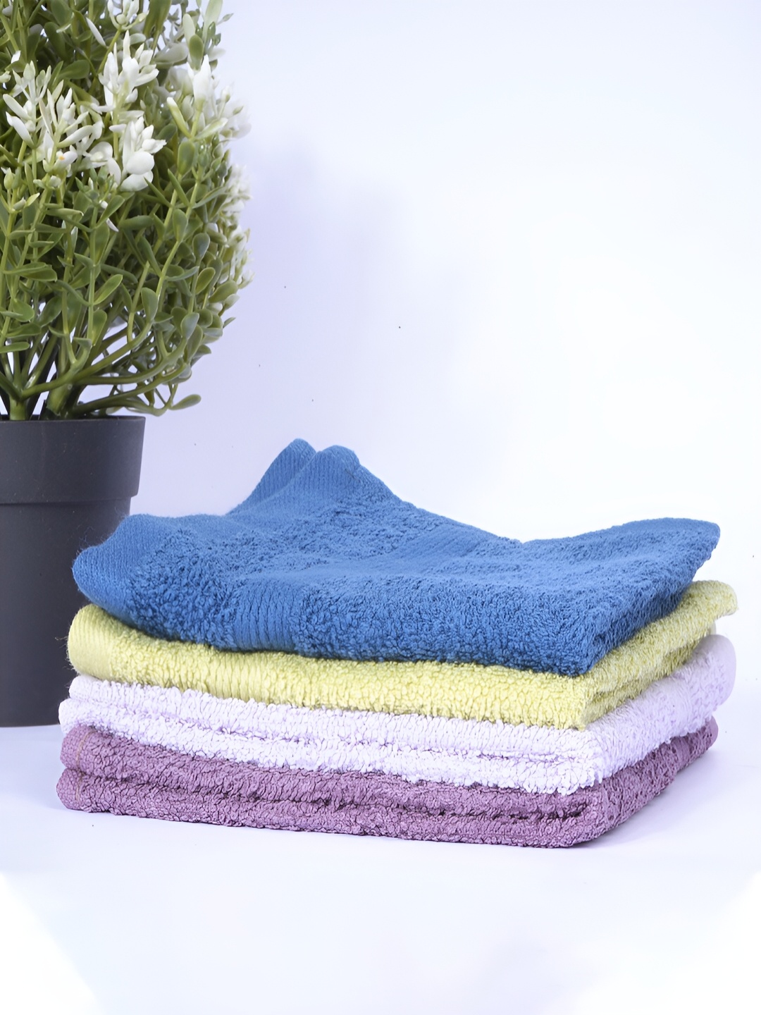 

Kuber Industries Blue & White 4 Pieces 525 GSM Pure Cotton Face Towels