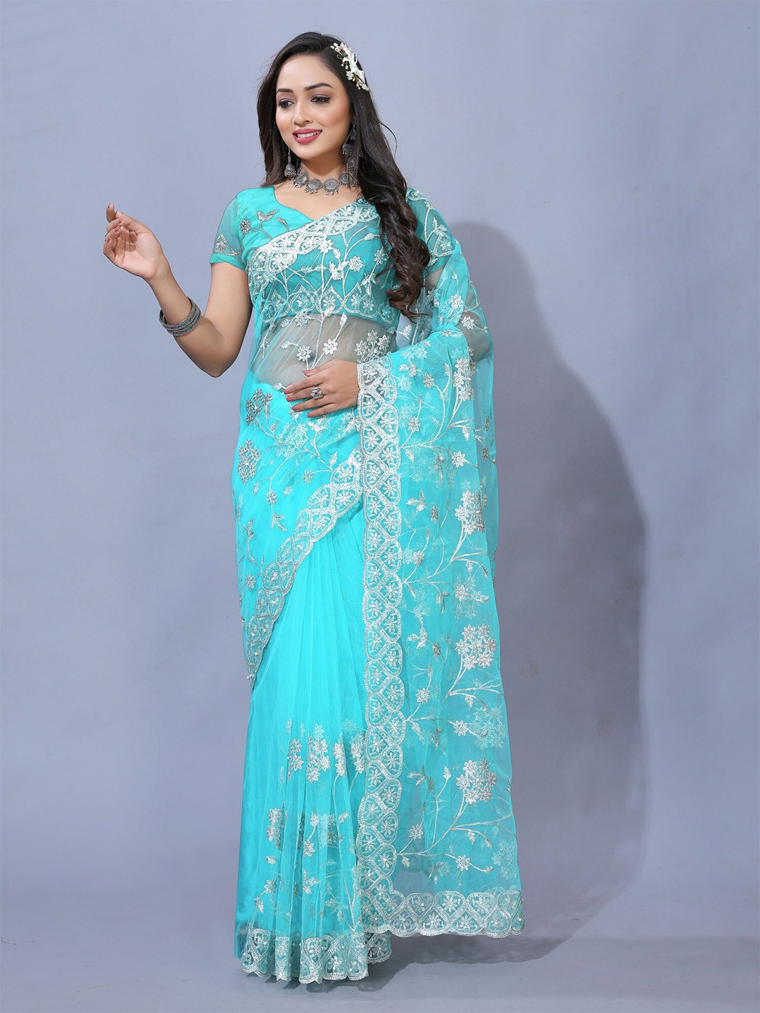 

Yara Creation Floral Embroidered Net Saree, Green