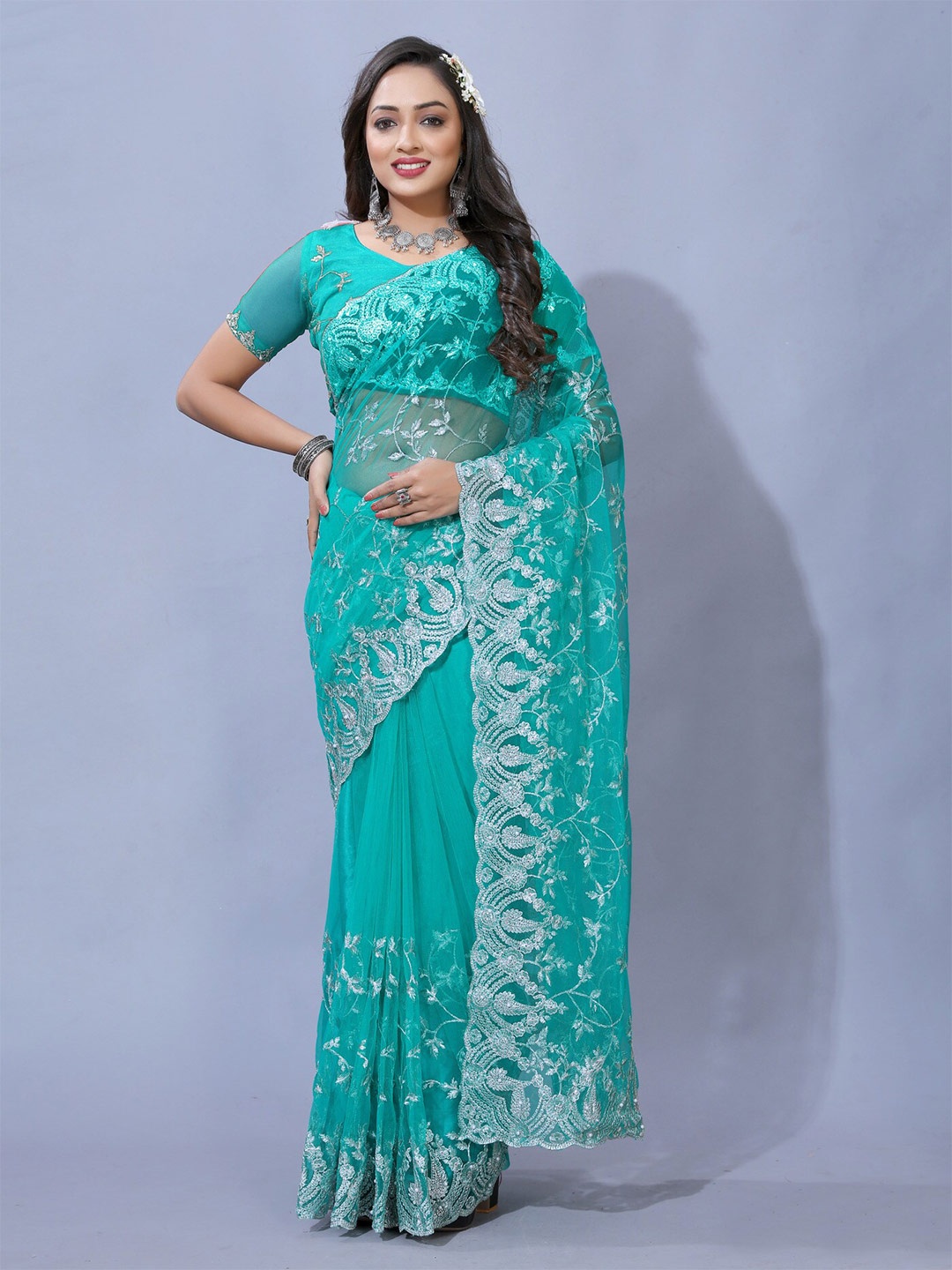 

Yara Creation Floral Embroidered Zari Net Saree, Green