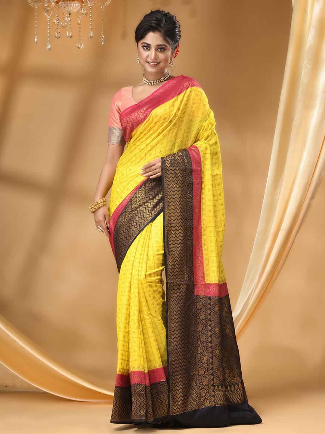 

HOUSE OF BEGUM Geometric Woven Design Zari Banarasi Saree, Gold