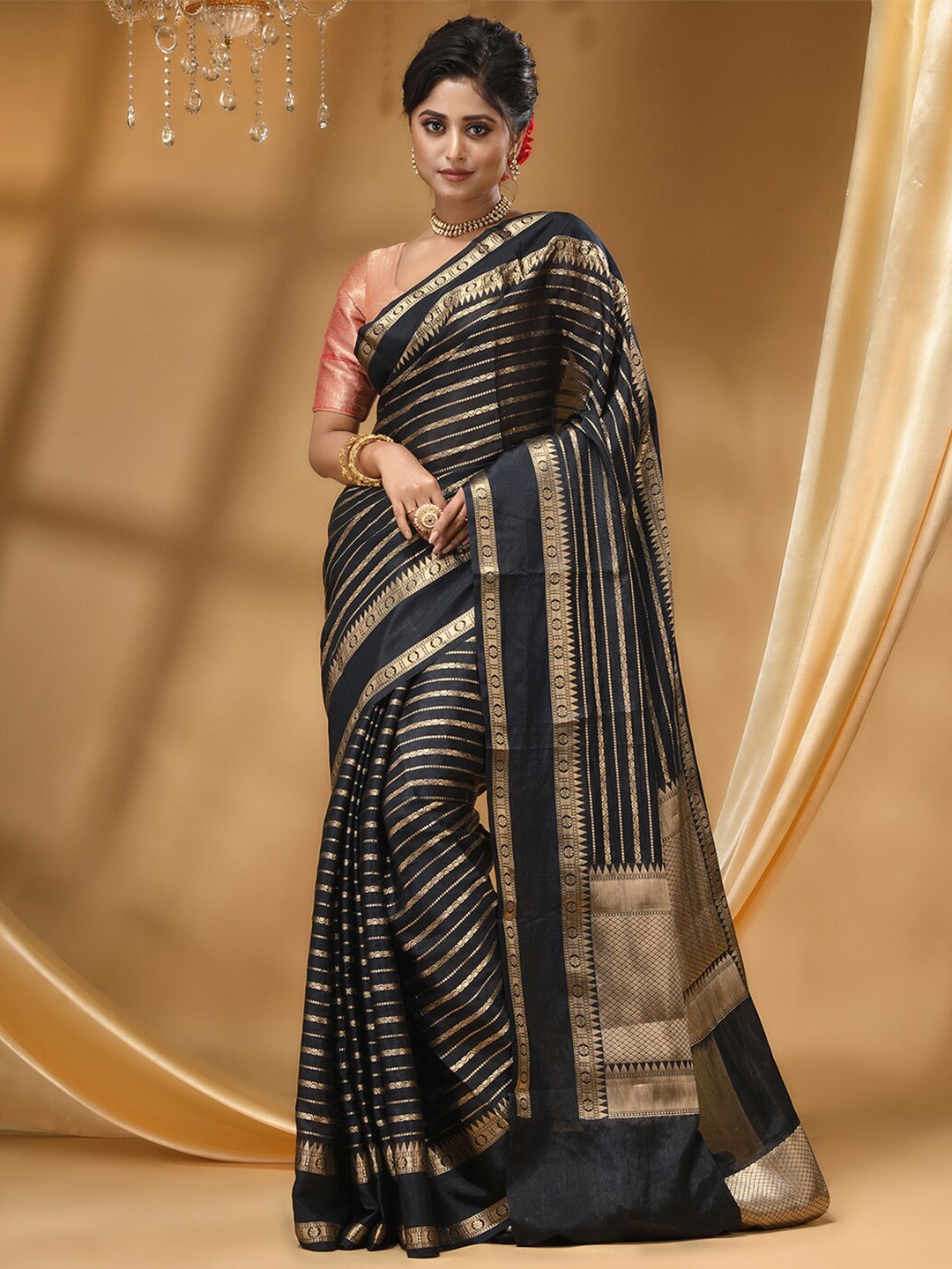 

HOUSE OF BEGUM Striped Woven Design Zari Banarasi Saree, Black