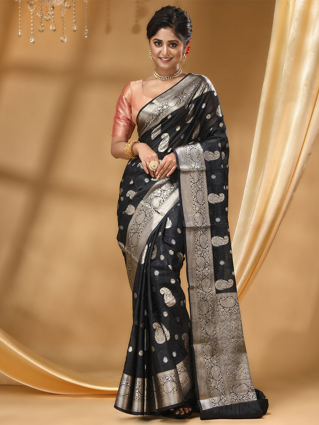 

HOUSE OF BEGUM Ethnic Motifs Woven Design Zari Banarasi Saree, Black