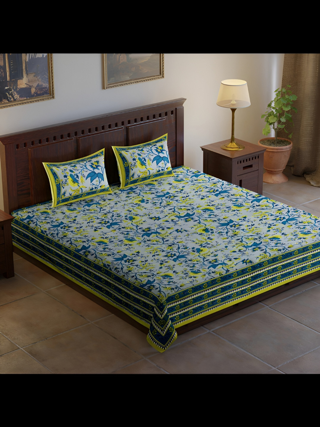 

UBANIA COLLECTION Blue & White Printed 120 TC King Bedsheet with 2 Pillow Covers
