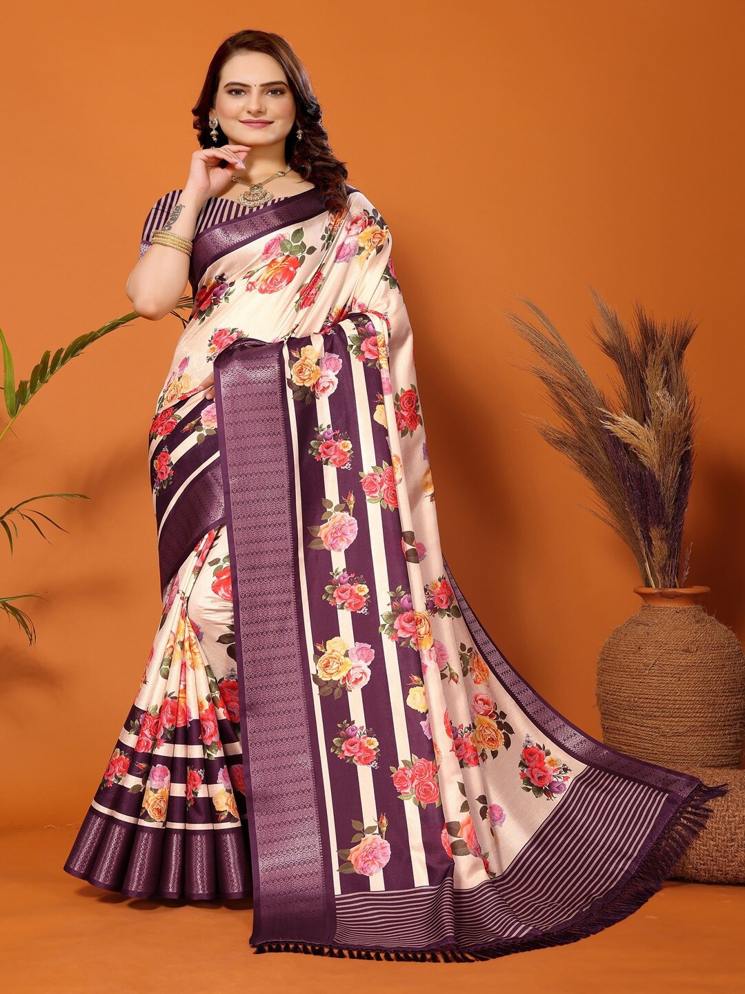 

ARYZE Floral Printed Woven Design Zari Saree, Purple