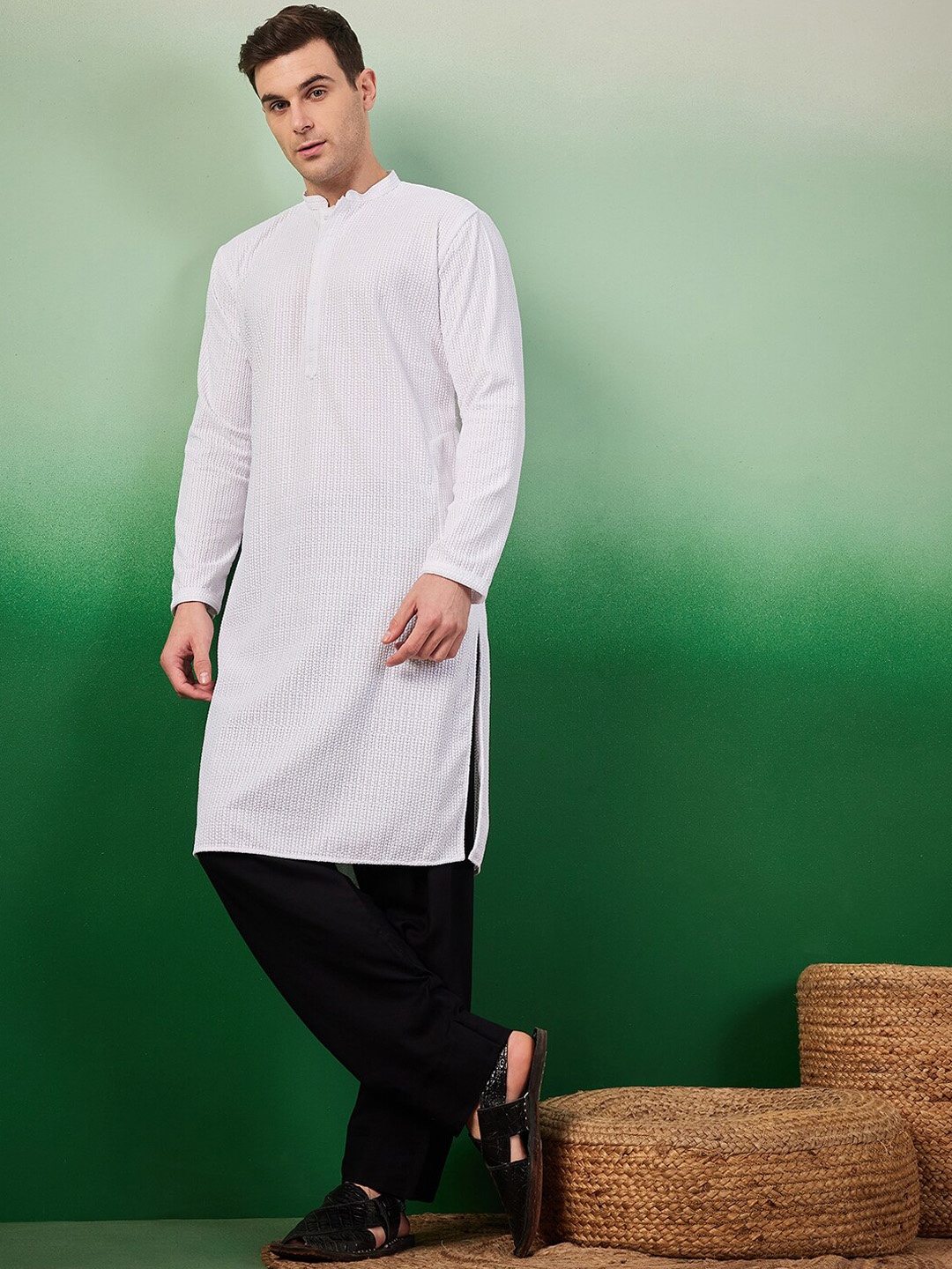 

Sangria Ethnic Motifs Embroidered Chikankari Mandarin Collar Pure Cotton Straight Kurta, White