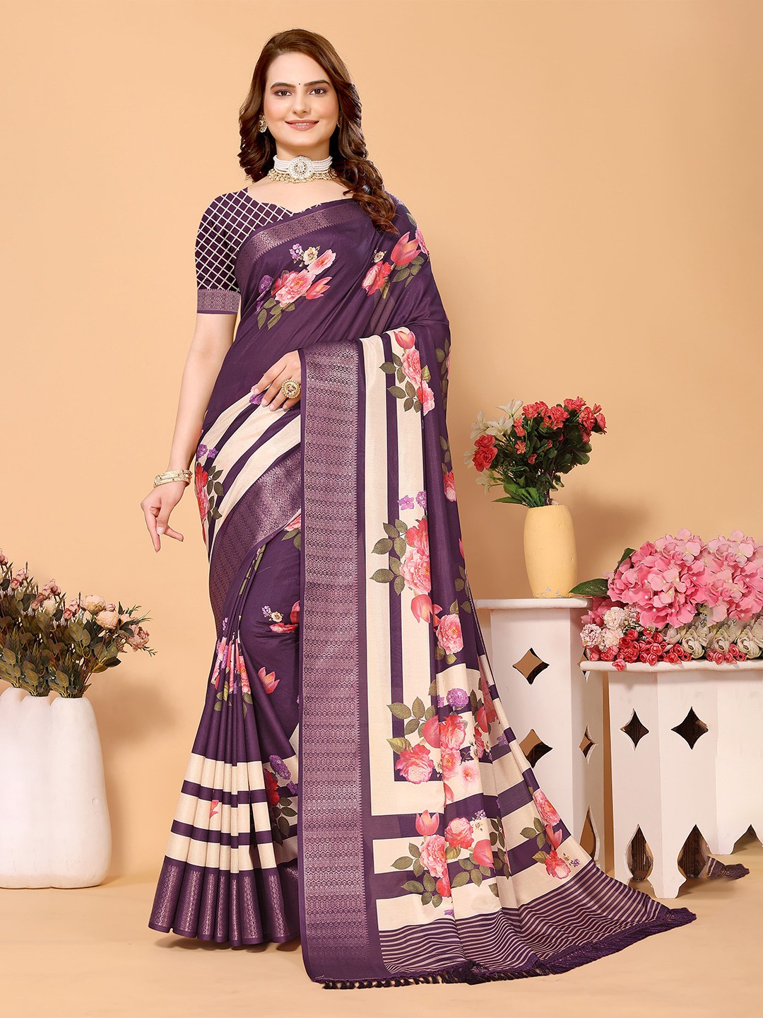 

ARYZE Floral Printed Woven Design Zari Saree, Purple