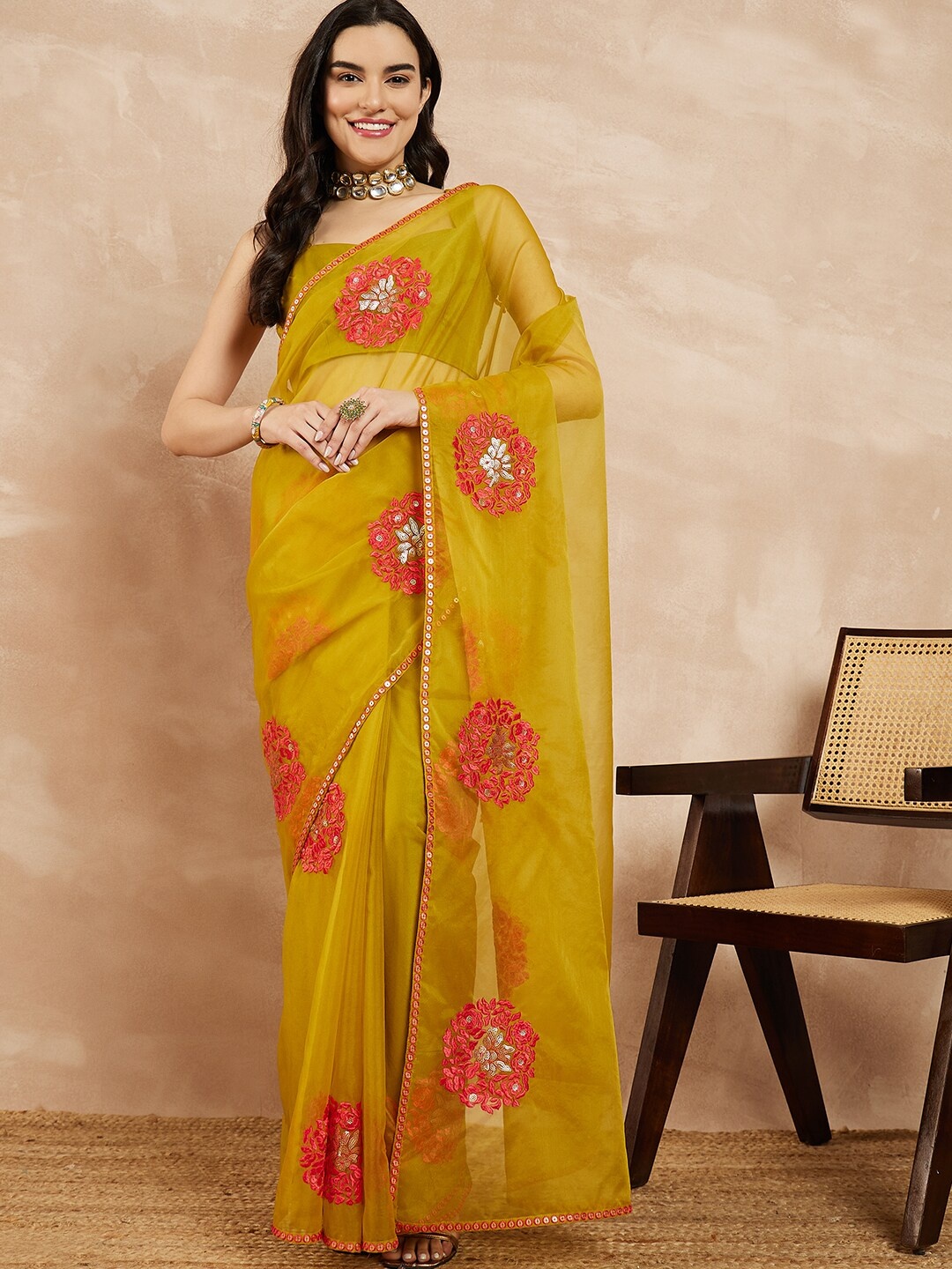 

Inddus Floral Embroidered Sequinned Organza Saree, Yellow