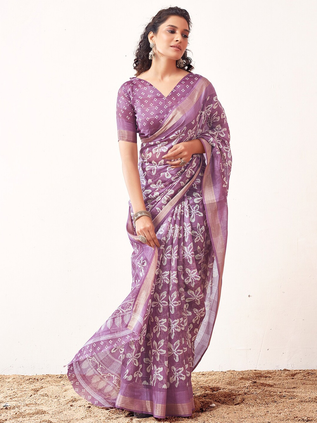 

KALINI Floral Printed Zari Saree, Lavender