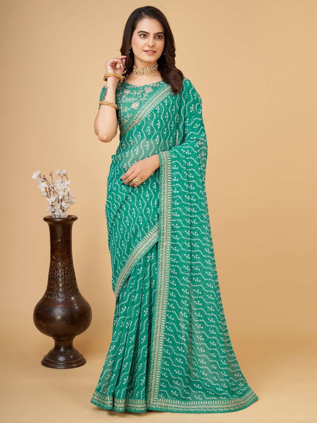 

TEEYA CREATION Bandhani Printed & Embroidered Pure Georgette Saree, Green