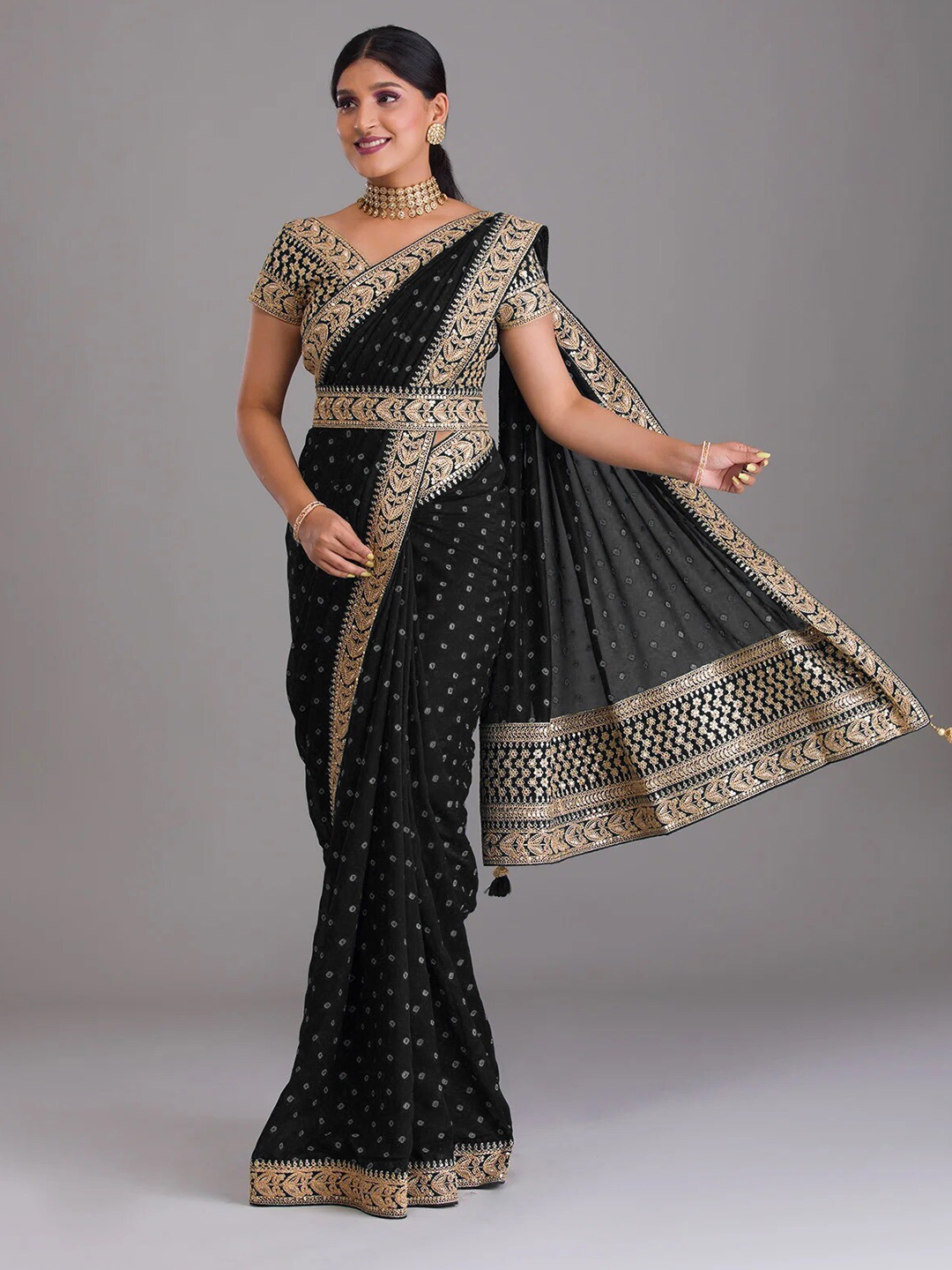 

TEEYA CREATION Bandhani Printed & Embroidered Saree, Black