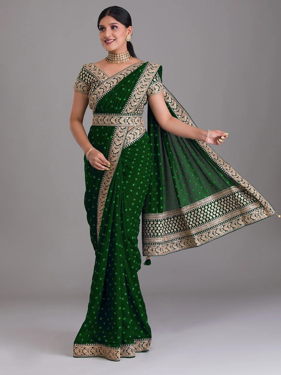 

TEEYA CREATION Bandhani Printed & Embroidered Saree, Green