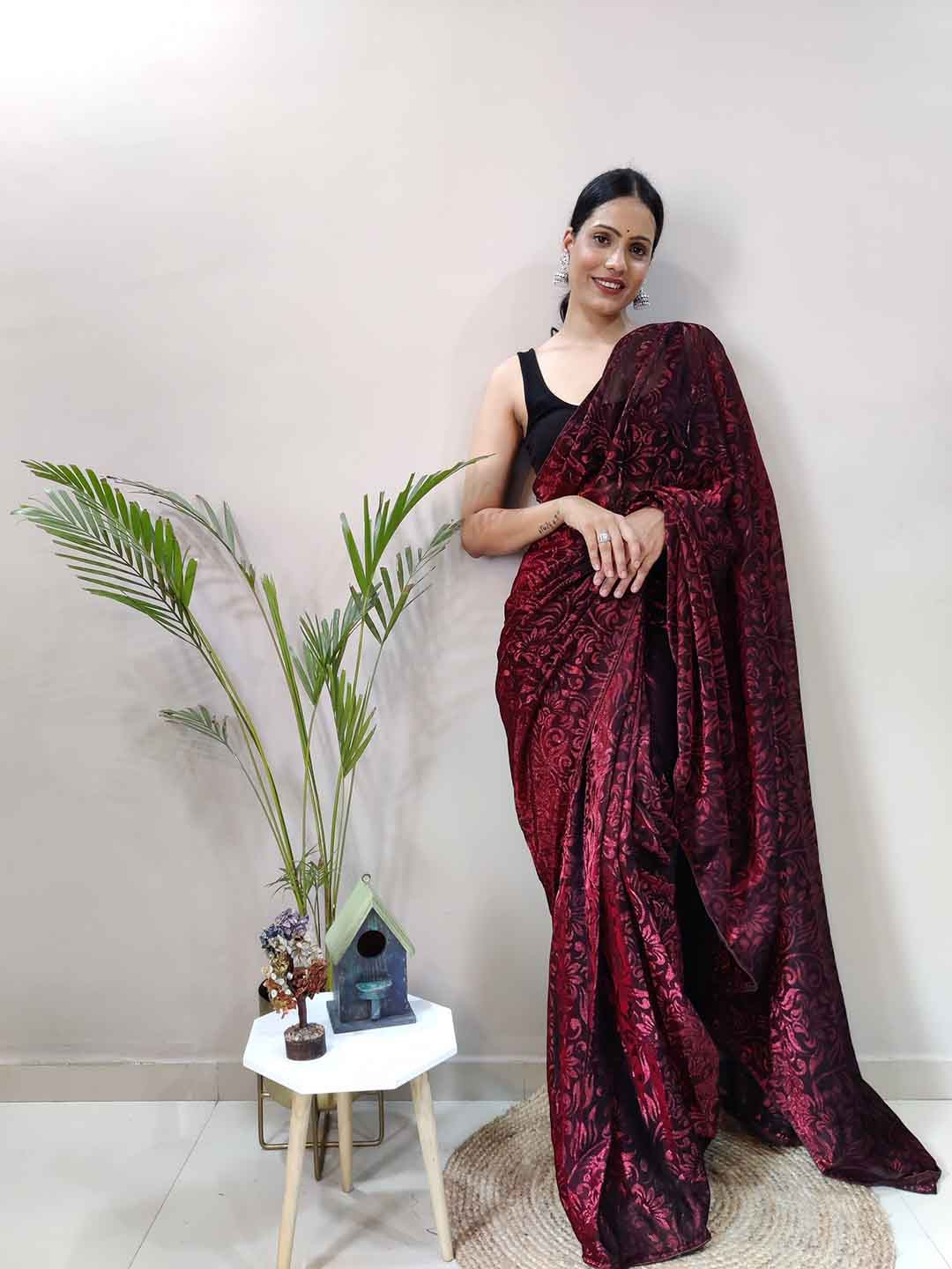 

TEEYA CREATION Floral Printed Ready To Wear Saree, Maroon
