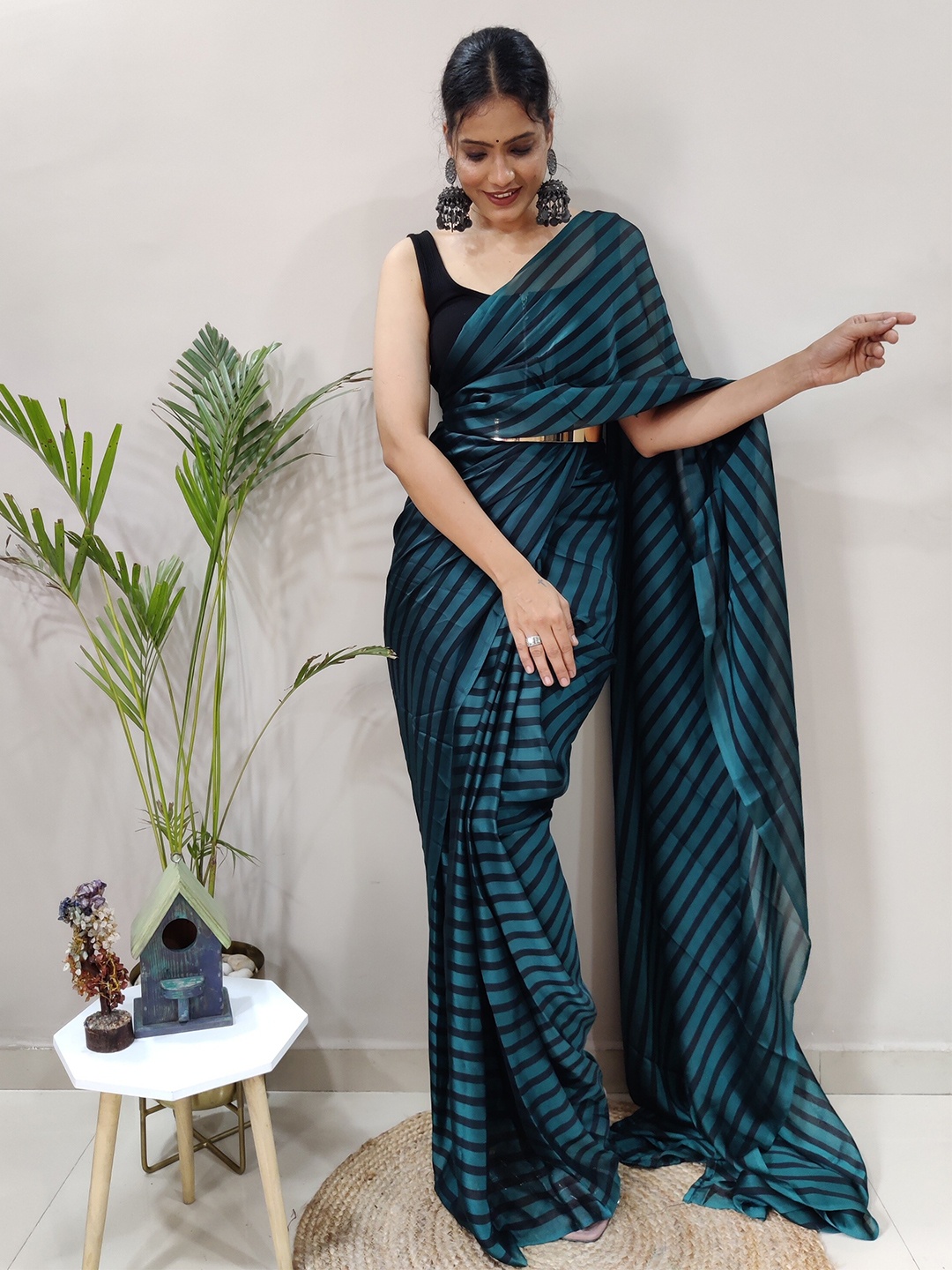

TEEYA CREATION Striped Khandua Silk Saree, Green