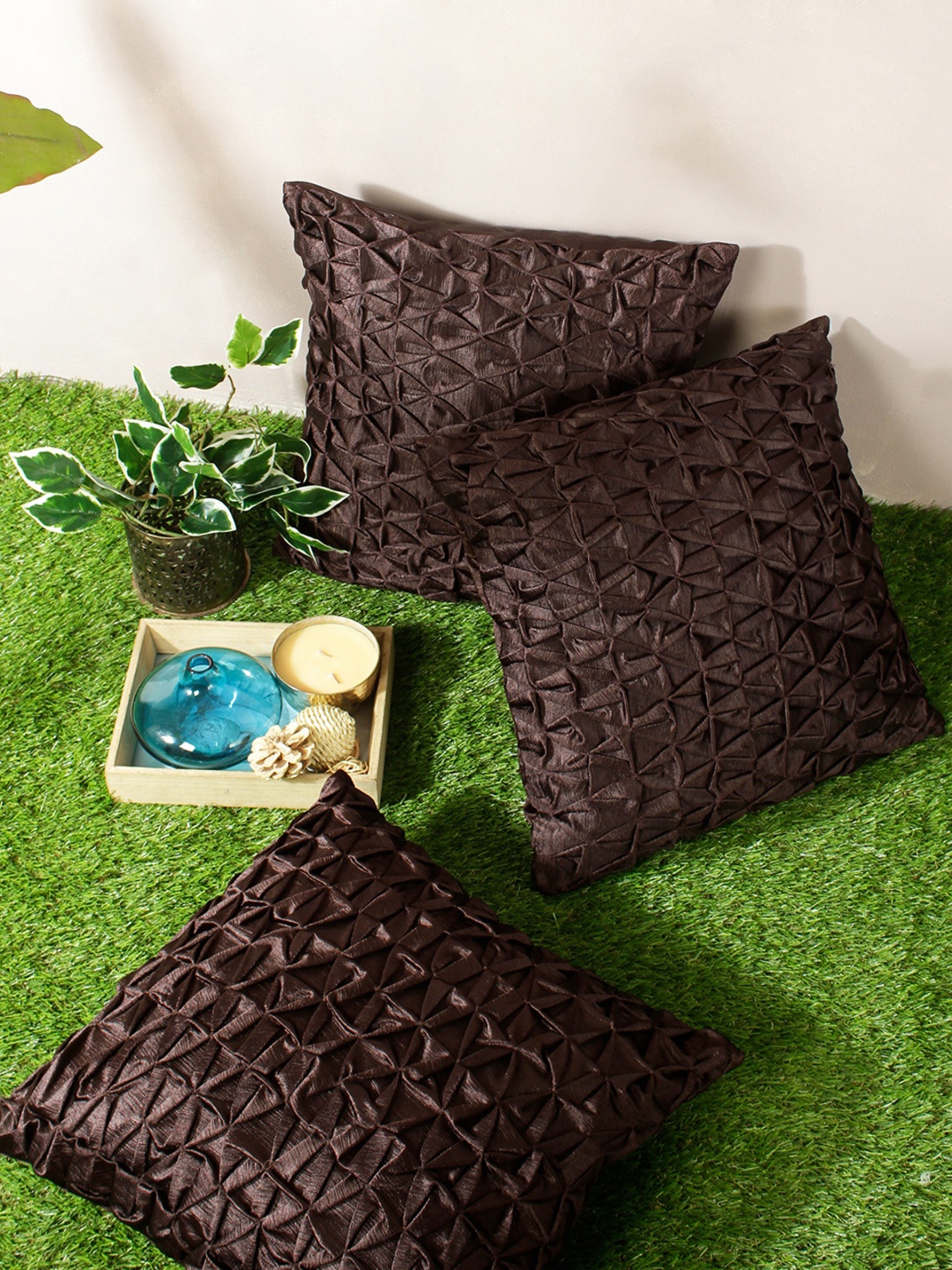 

Aura Brown 3 Pieces Geometric Square Cushion Covers