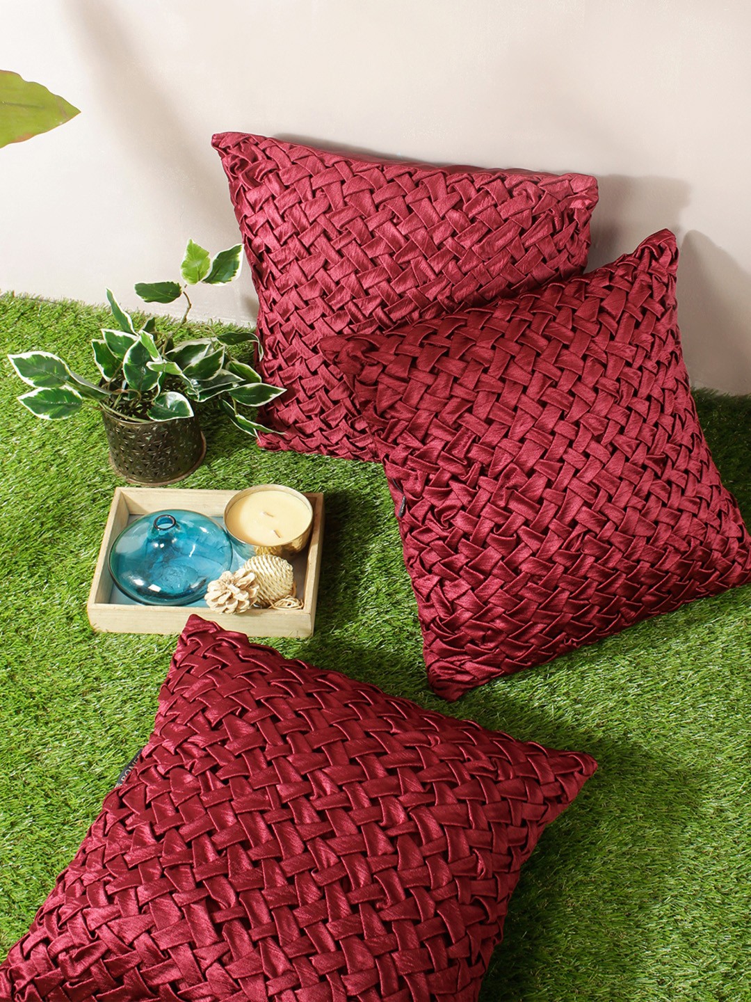 

Aura Maroon 3 Pieces Geometric Square Cushion Covers