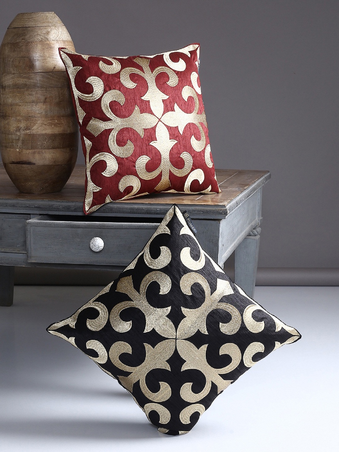

Aura Black & Cream 2 Pieces Ethnic Motifs Square Cushion Covers