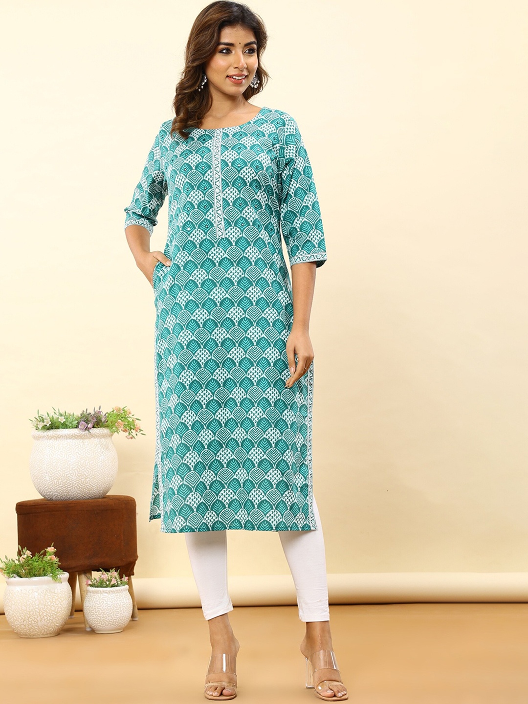 

INDYES Ethnic Motifs Printed Mirror Work Pure Cotton Straight Kurta, Green