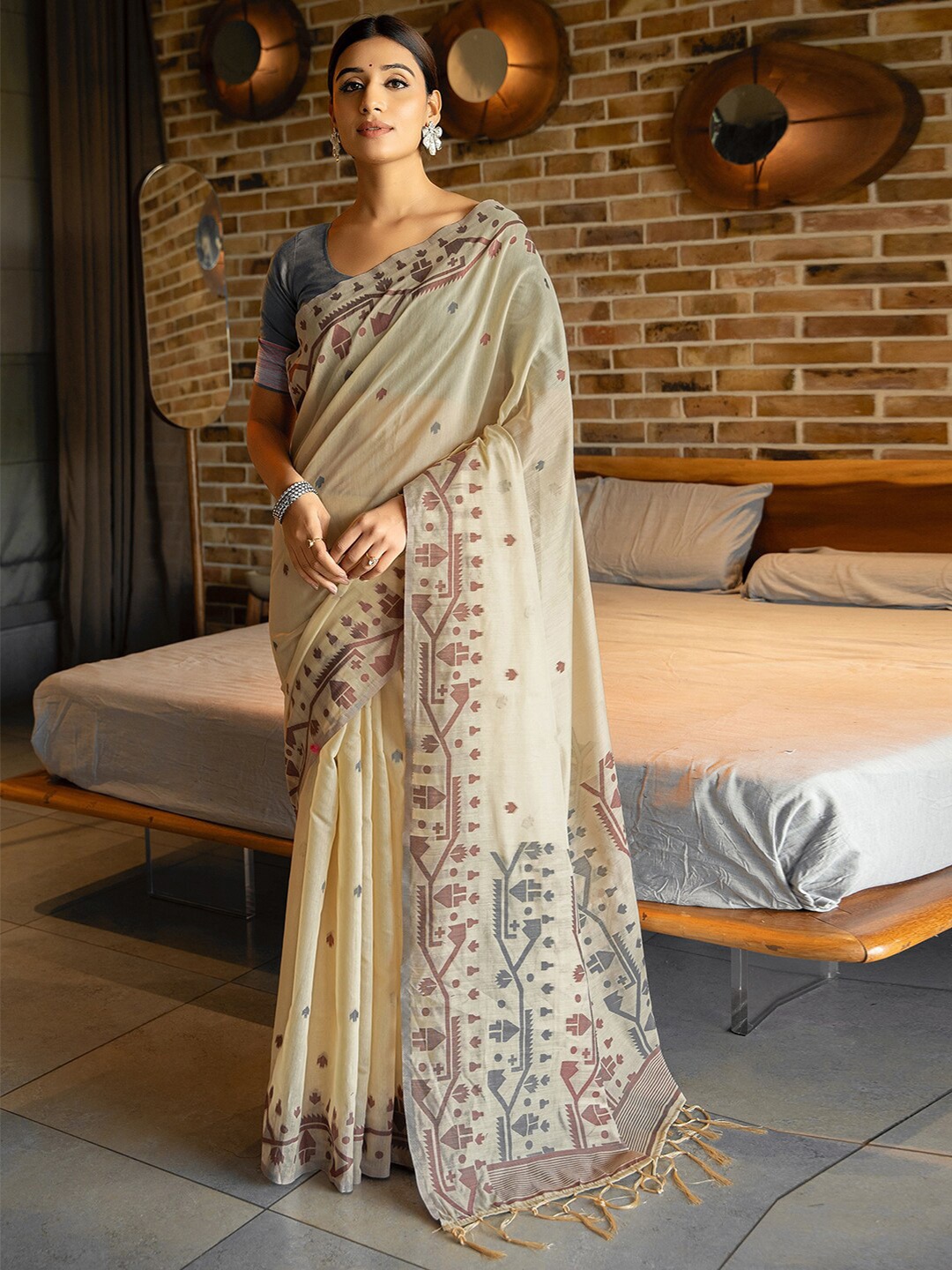

Satrani Woven Design Banarasi Saree With Tassels, Beige