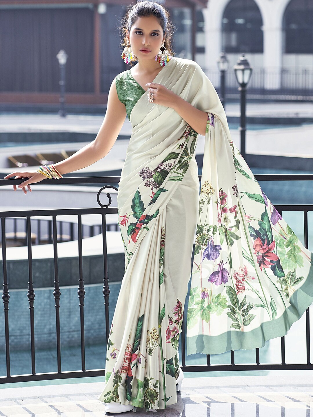 

Satrani Cream Coloured Floral Printed Maheshwari Satin Saree