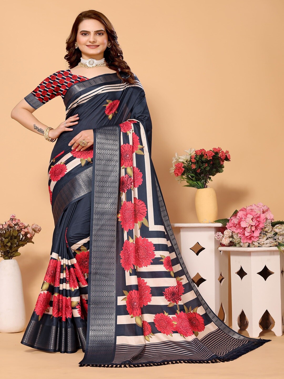 

ARYZE Floral Printed Zari Detailed Saree, Navy blue