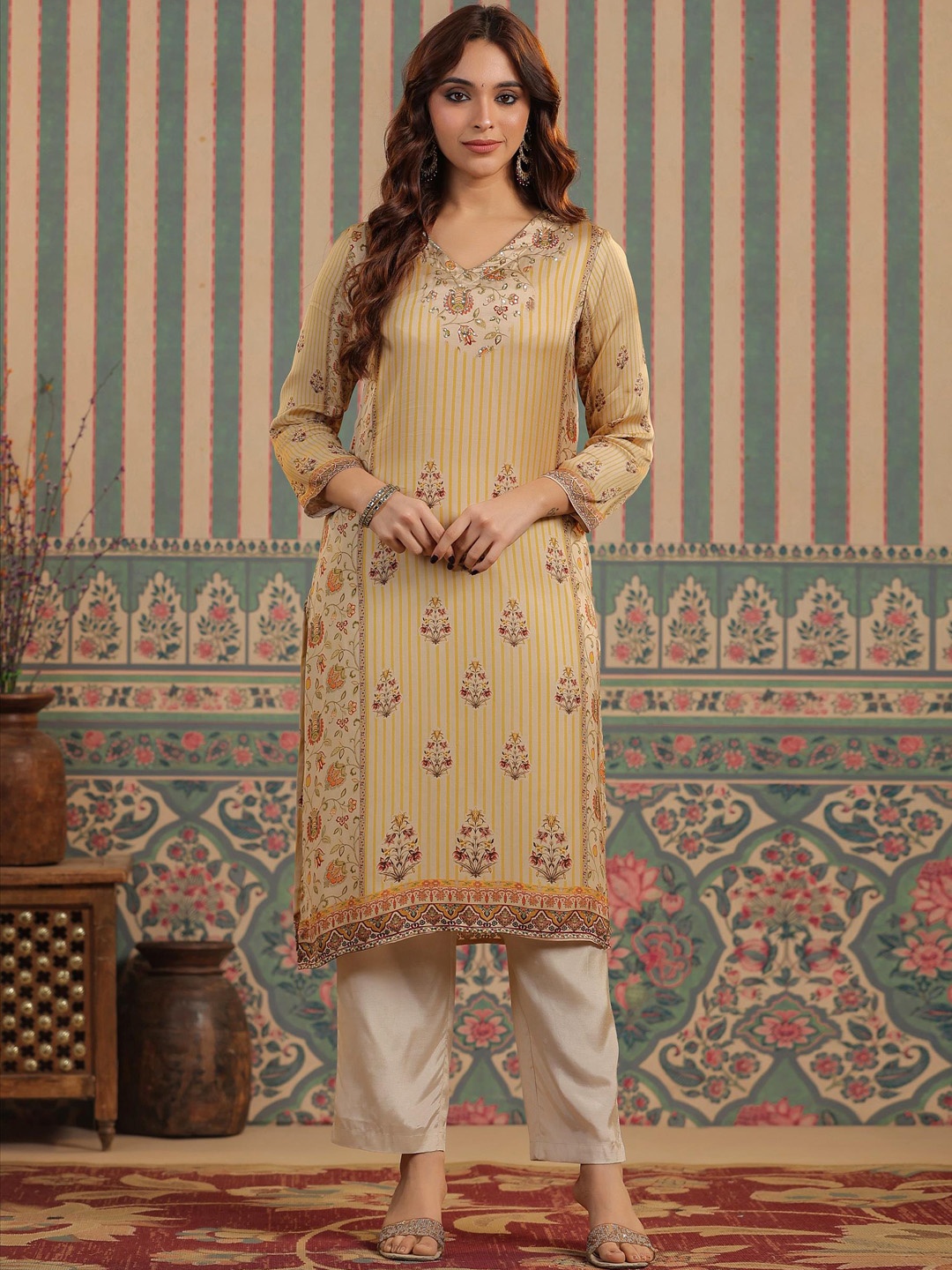 

SCAKHI Floral Printed Regular Sequinned Kurta with Trousers, Beige