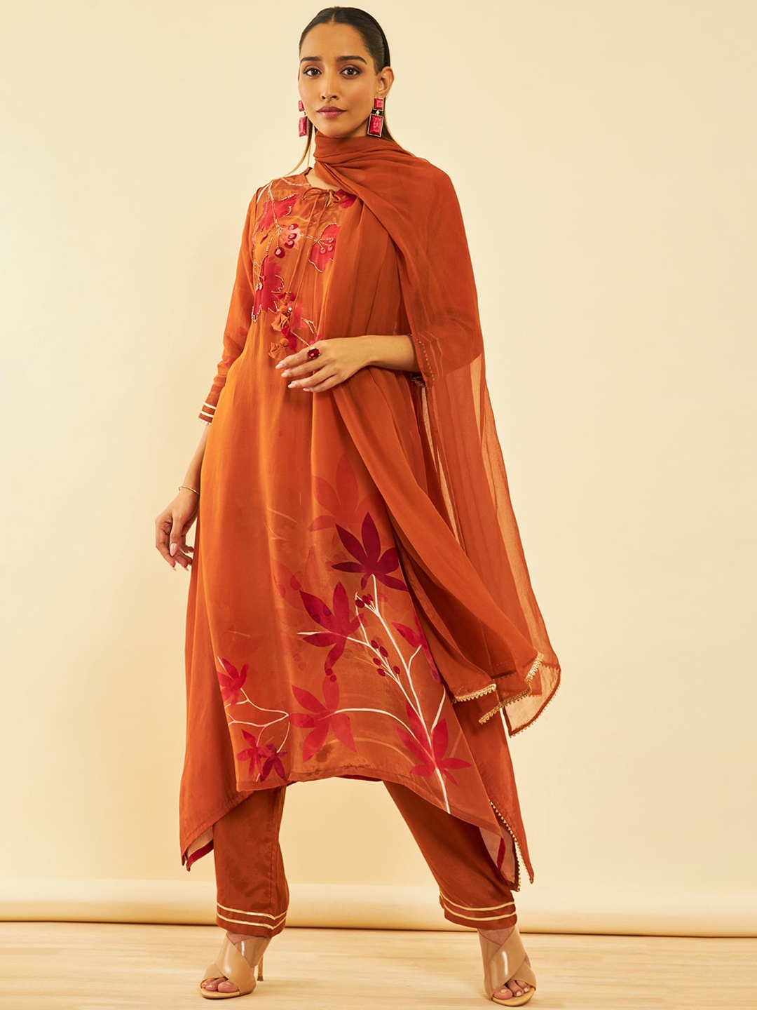 

Soch Floral Printed Round Neck Three-Quarter Sleeves Kurta Set, Rust