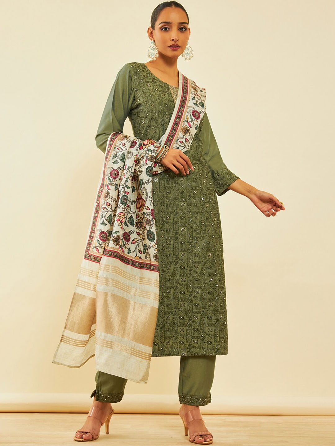 

Soch Floral Embroidered Round Neck Three-Quarter Sleeves Zardozi Kurta Set, Green