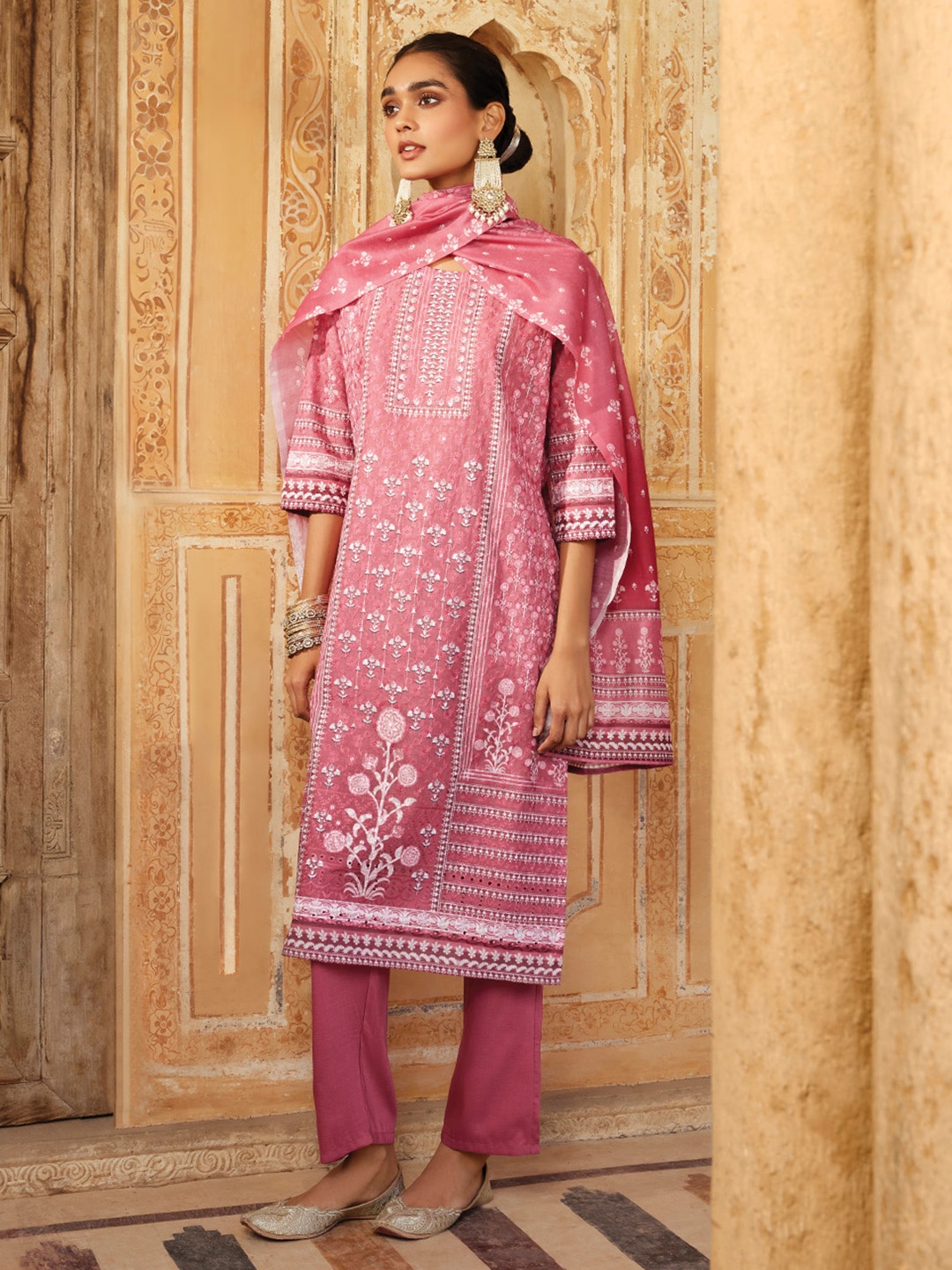 

Soch Floral Printed Regular Kurta With Trousers & Dupatta, Pink