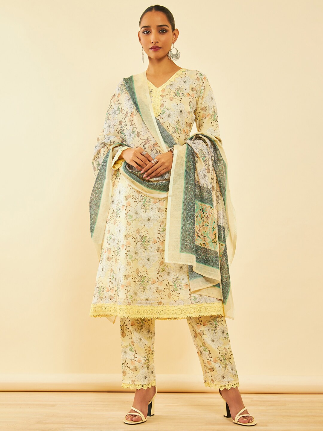 

Soch Floral Printed Regular Kurta With Trousers & Dupatta, Yellow