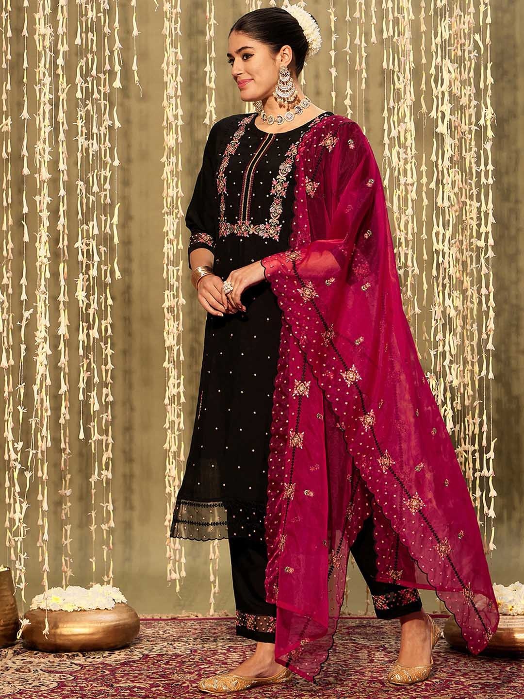 

Indo Era Floral Embroidered Round Neck Three-Quarter Sleeves Thread Work Kurta Set, Black