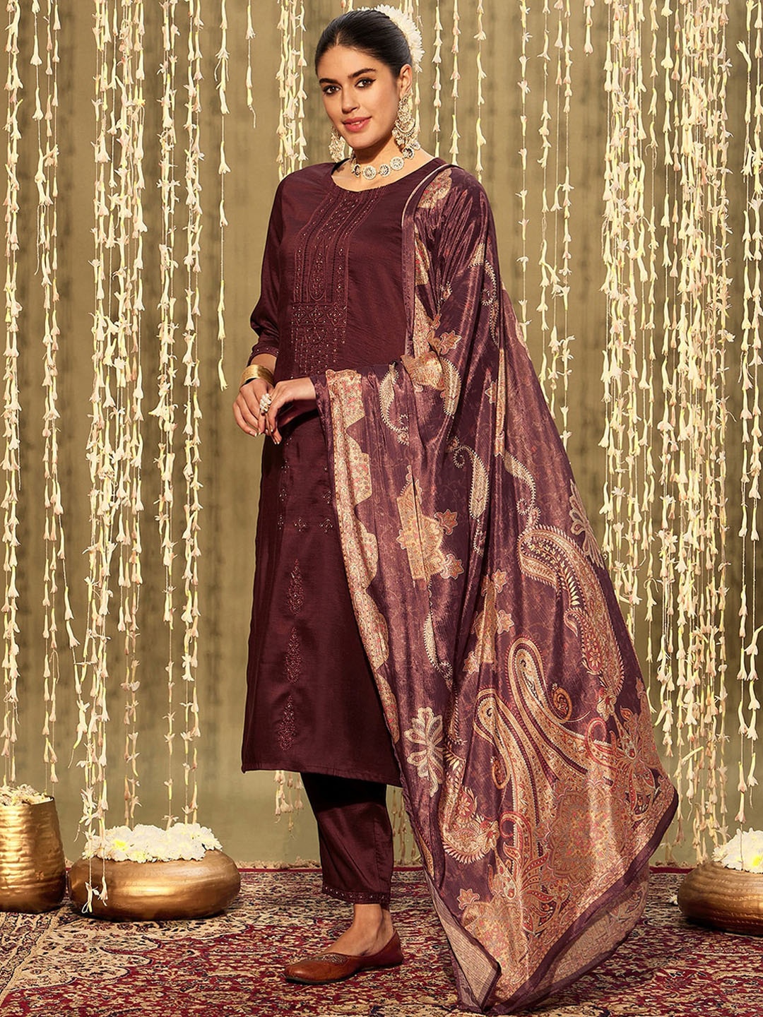 

Indo Era Floral Yoke Design Thread Work Kurta With Trouser & Dupatta, Burgundy