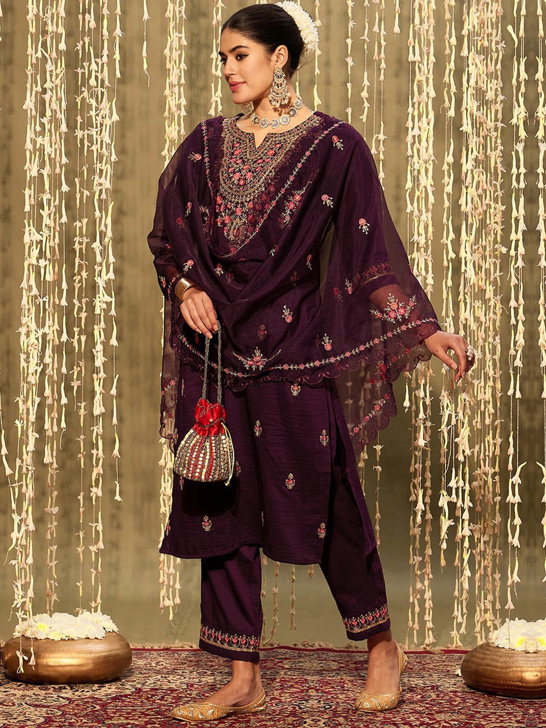 

Indo Era Floral Embroidered Regular Kurta with Trousers & Dupatta, Burgundy