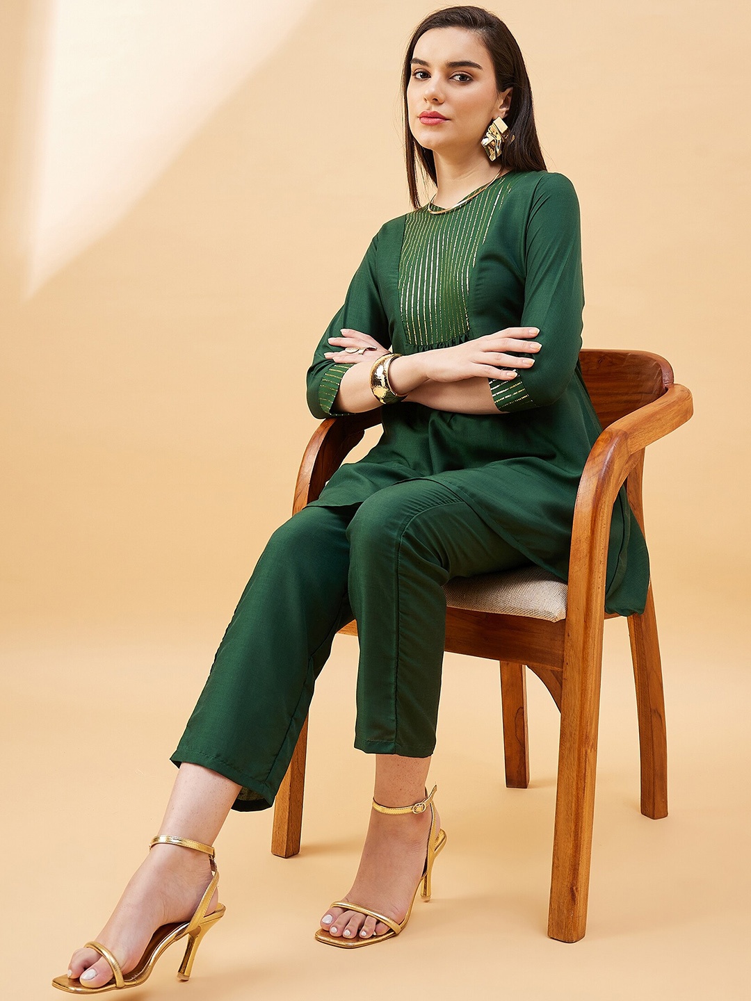 

Anouk Yoke Design V-Neck A-line Kurta With Trouser, Green