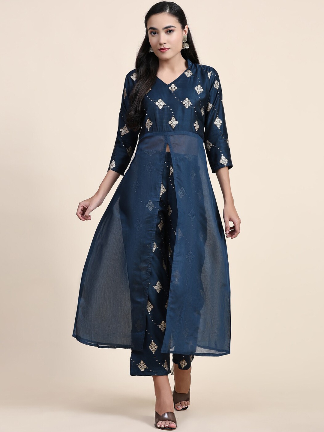 

Kandora Floral Printed High Slit Chanderi Silk Kurta with Trousers, Blue