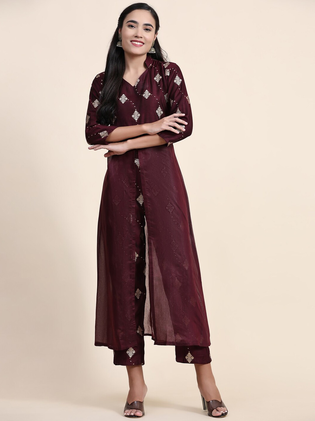 

Kandora Floral Printed High Slit Chanderi Silk Kurta with Trousers, Maroon