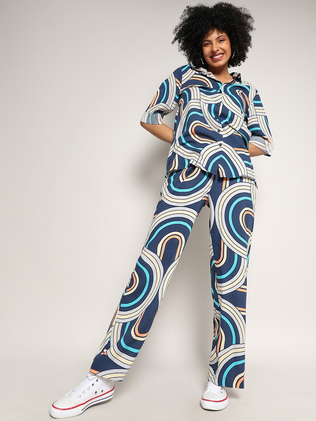 

Campus Sutra Abstract Printed Contrast Lined Shirt With Trousers, Blue