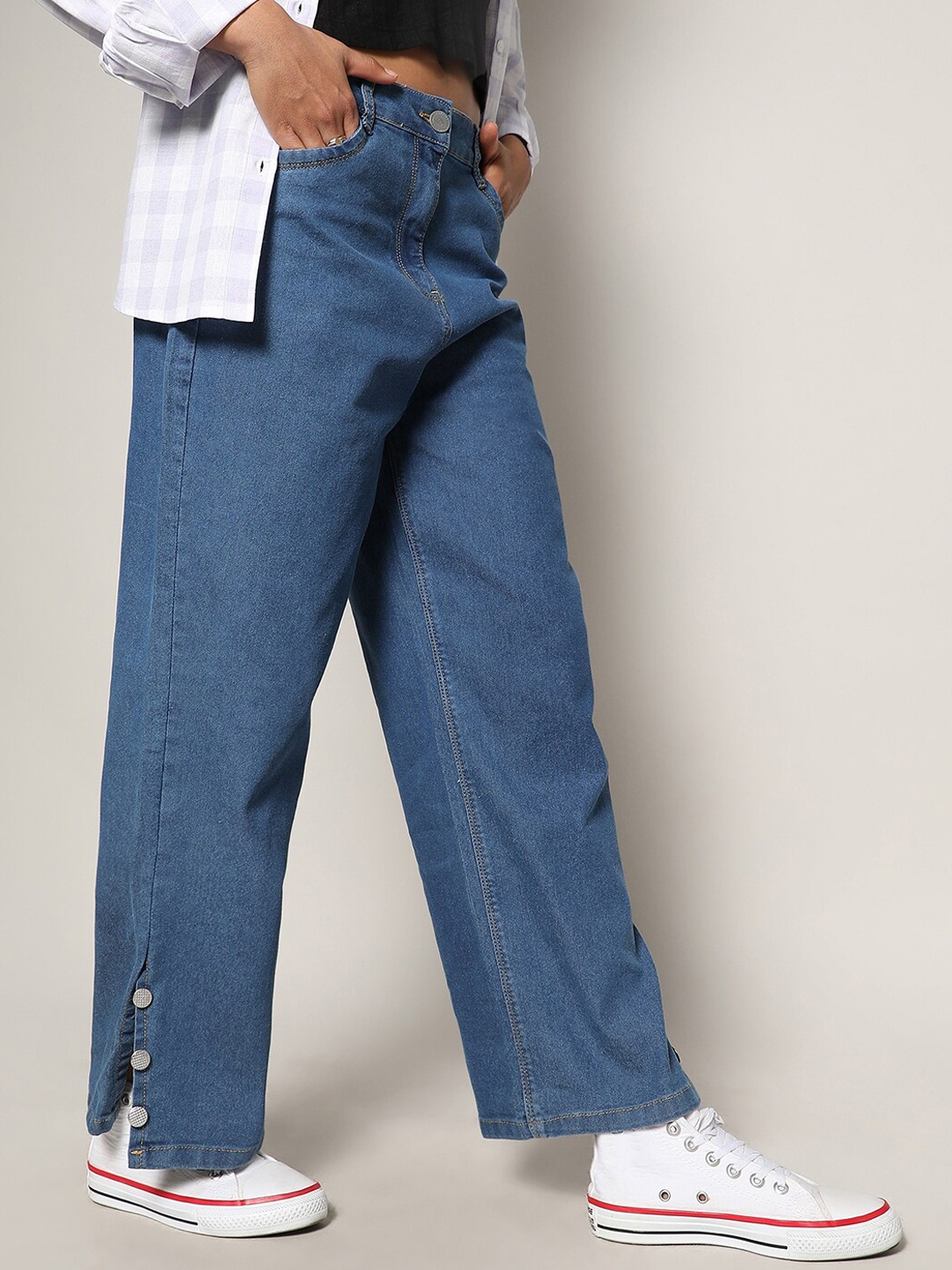 

Campus Sutra Blue Women Smart Mid-Rise Baggy Light Fade Clean Look Cotton Jeans