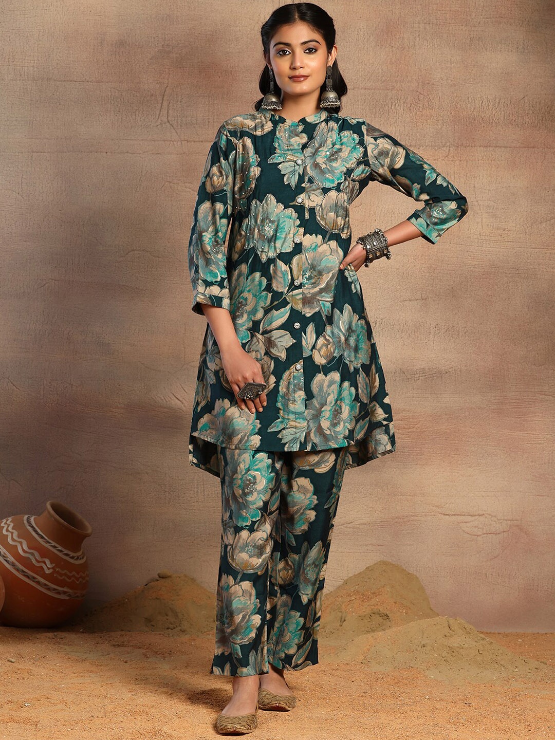 

Rang by Indya Printed Angrakha Gotta Patti Chanderi Silk Kurta With Trousers, Green