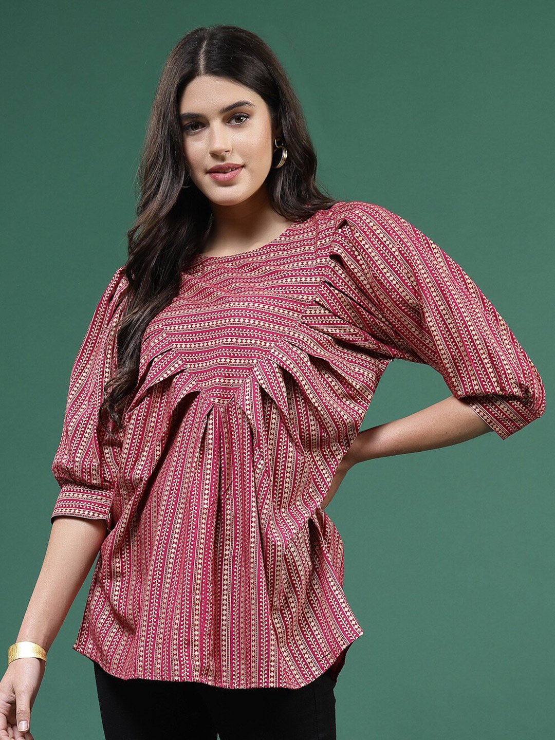 

Sangria Ethnic Motifs Printed Pleated Top, Pink