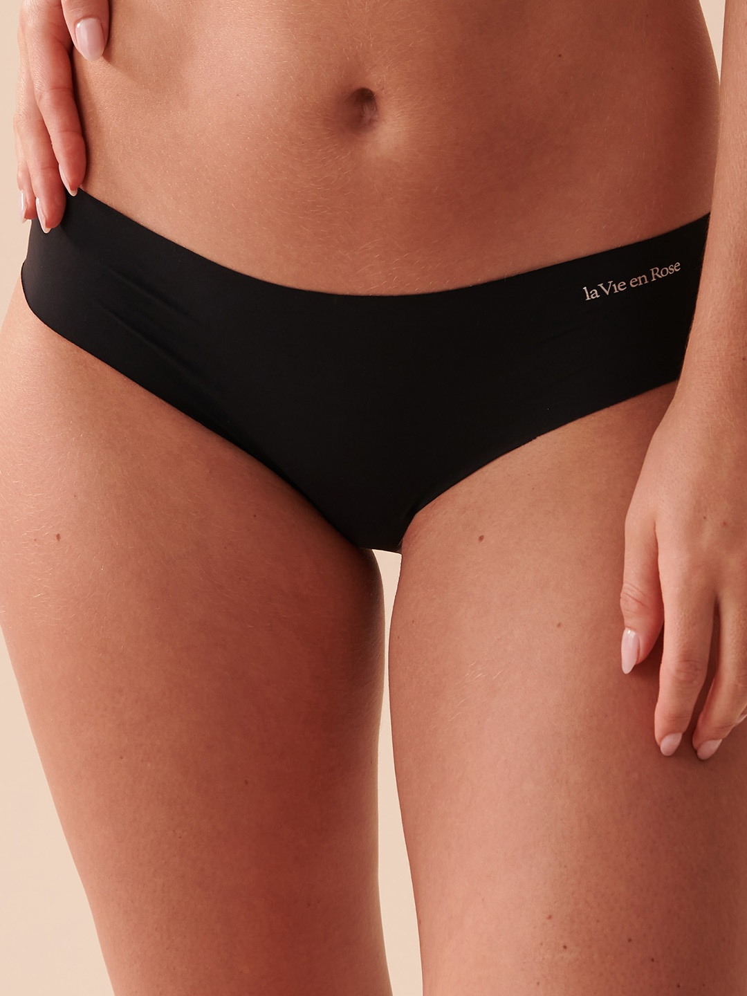 

La Vie en Rose Self Design Low Rise Basic Briefs, Black