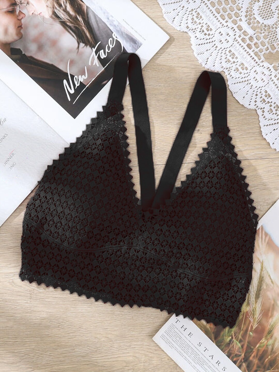 

VAGHBHATT Floral Lace Padded Bralette Medium Coverage Bra, Black