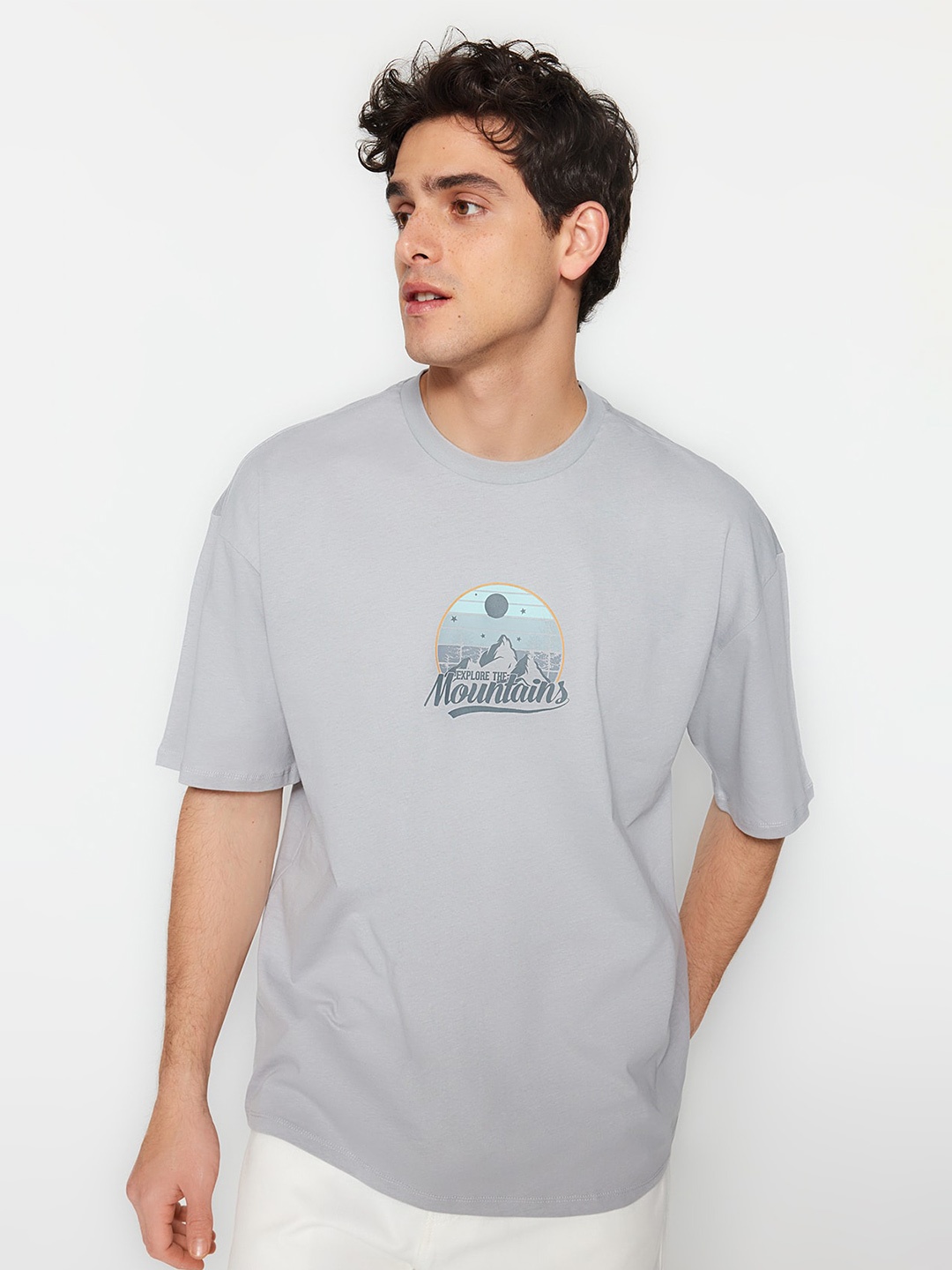 

Trendyol Typography Printed Drop-Shoulder Sleeves Pure Cotton T-shirt, Grey