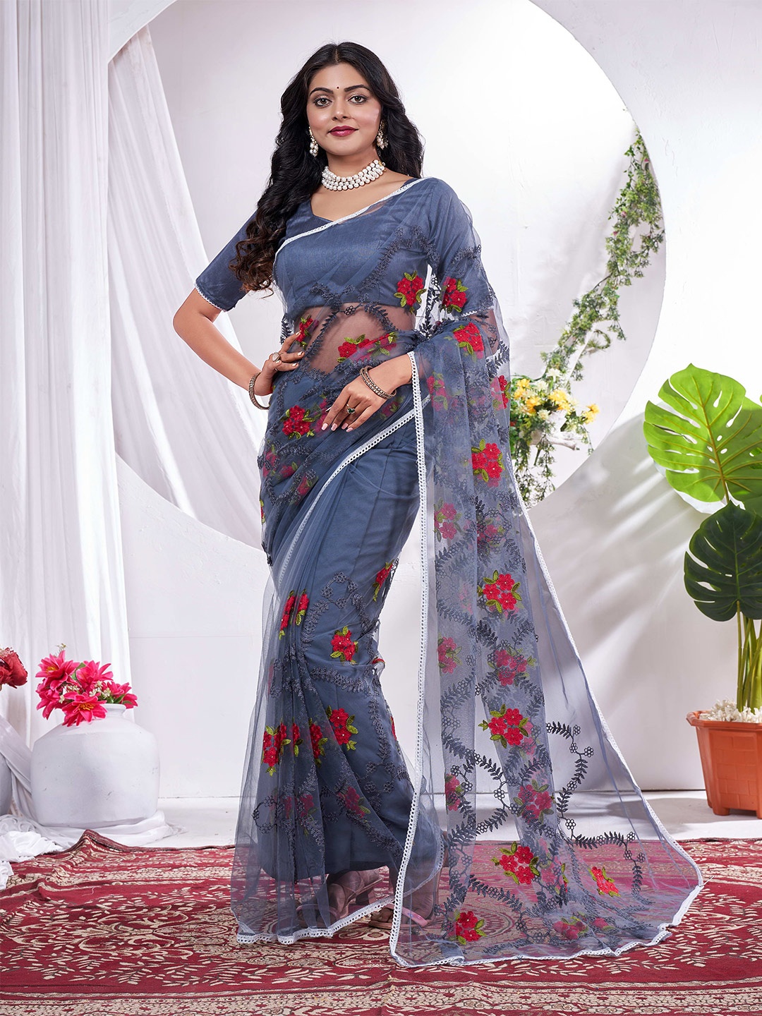 

SAKSHIPRIYA Floral Embroidered Net Saree, Grey