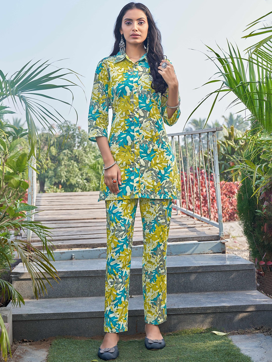 

SAKSHIPRIYA Floral Printed Shirt Collar Pure Cotton Top & Trouser, Green