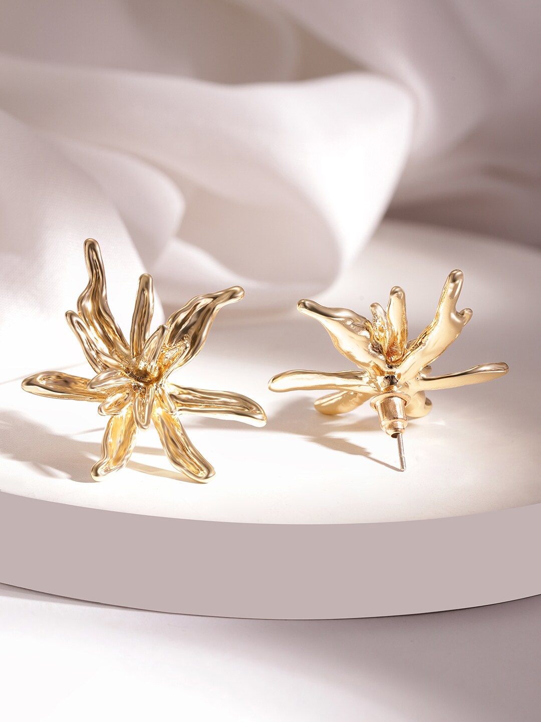 

Rubans Voguish Gold-Plated Floral Studs Earrings